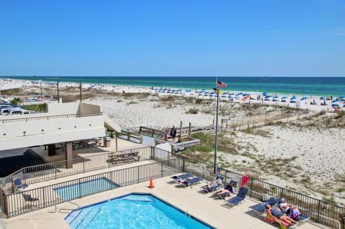 Island Winds West 280 By Youngs Suncoast