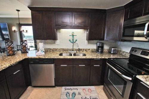 Island Winds West 280 By Youngs Suncoast