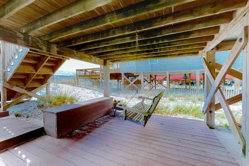 Coastal Calm & Gulf Dreams