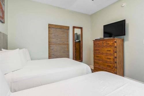 Hotel Crystal Shores III