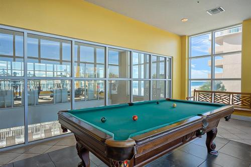 Hotel Crystal Shores III
