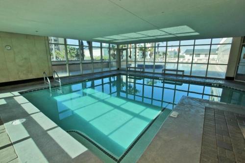 Crystal Tower 1205 By Youngs Suncoast