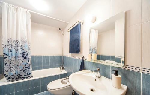 Stunning Apartment In Moncofa With 2 Bedrooms
