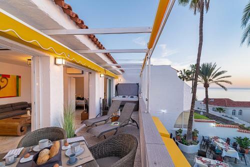 Mogan Luxury Apartment, Sea Views, Jacuzzi And Sauna.