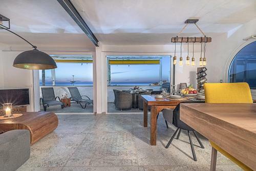 Mogan Luxury Apartment, Sea Views, Jacuzzi And Sauna.