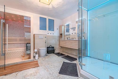 Mogan Luxury Apartment, Sea Views, Jacuzzi And Sauna.