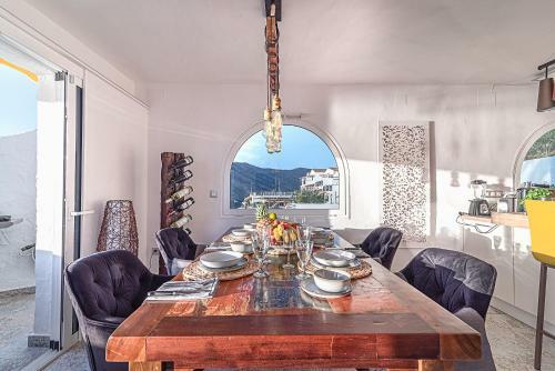 Mogan Luxury Apartment, Sea Views, Jacuzzi And Sauna.