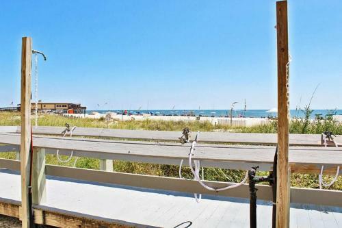 San Carlos 409 By Youngs Suncoast