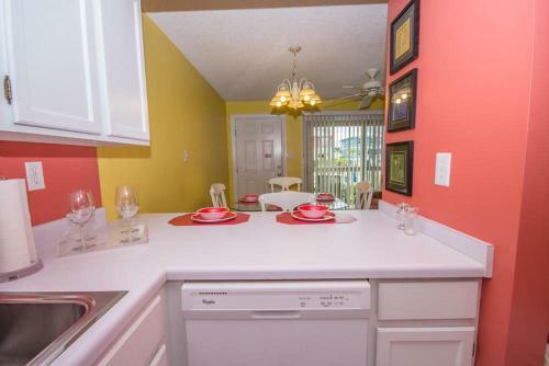 Summerhouse West By Youngs Suncoast