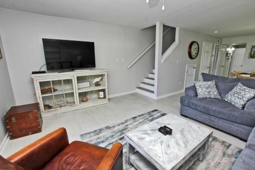 Summerhouse West By Youngs Suncoast