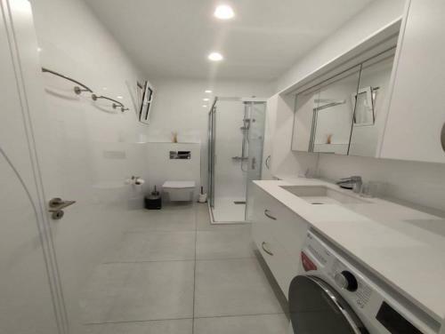 Elegant And Spacious Apartment With Sea Vieuw