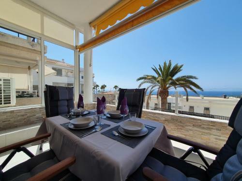 Elegant And Spacious Apartment With Sea Vieuw