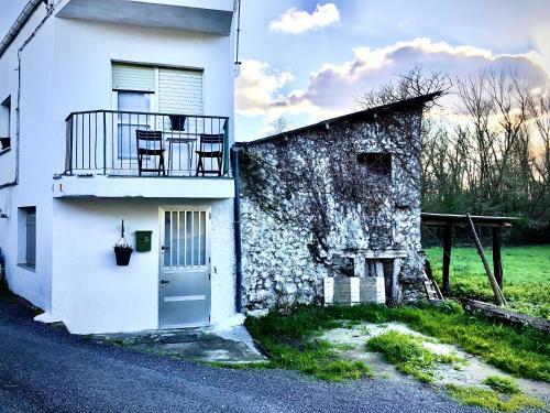 Acogedora Casita Junto Al R�o Cabe!