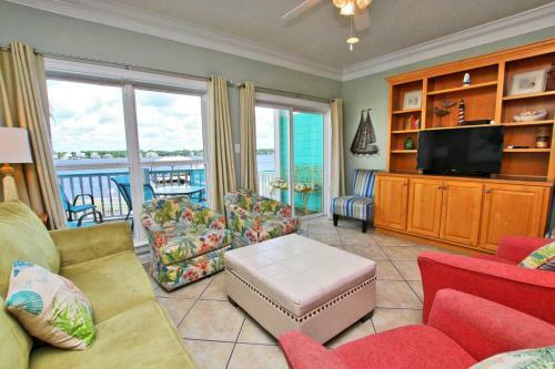 On Golden Pond 8a West By Youngs Suncoast