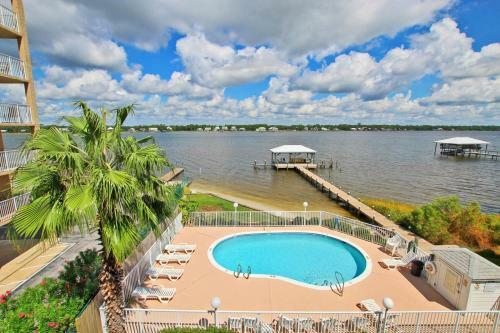 On Golden Pond 8a West By Youngs Suncoast