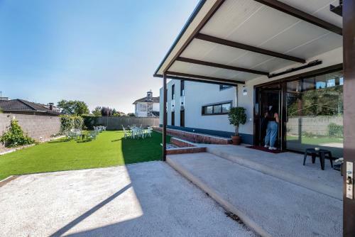 Albergue Santiago 15 Monforte