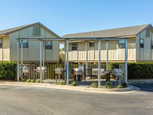 Crystal Tower 601 By Youngs Suncoast