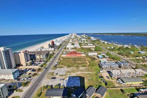Crystal Tower 601 By Youngs Suncoast