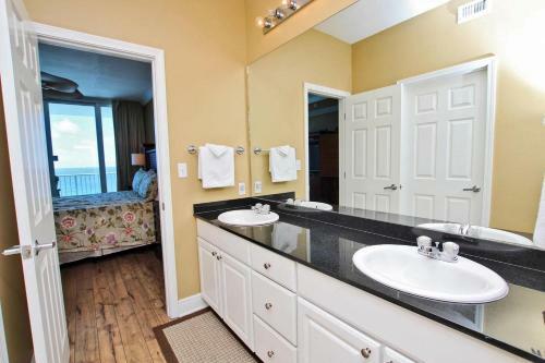 San Carlos 801 By Youngs Suncoast