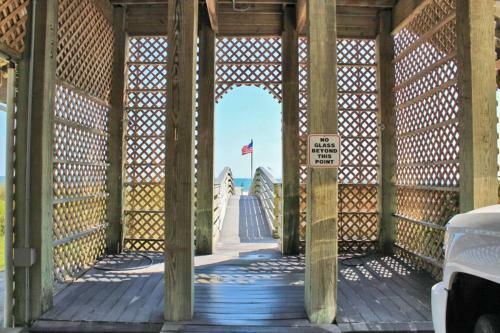 Colonnades 1202 By Youngs Suncoast