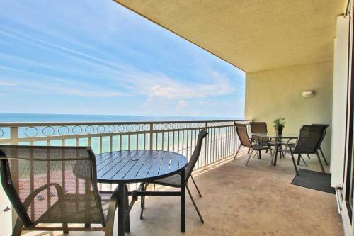 Colonnades 1202 By Youngs Suncoast