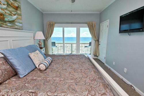 Marilyns Cottage By Youngs Suncoast