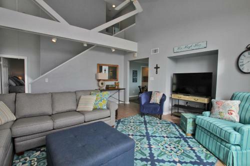 Marilyns Cottage By Youngs Suncoast