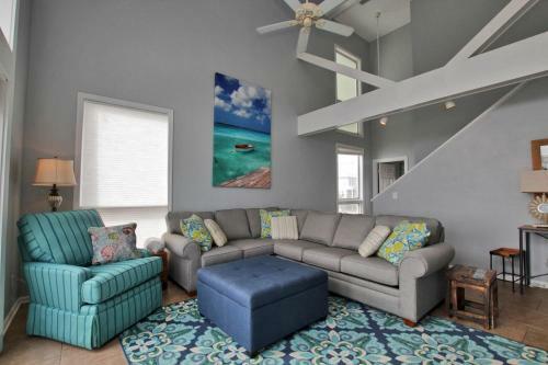 Marilyns Cottage By Youngs Suncoast