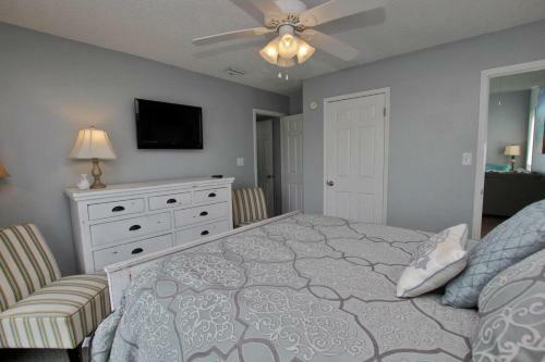 Marilyns Cottage By Youngs Suncoast