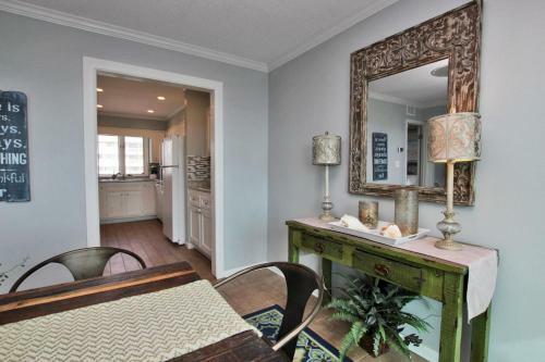 Marilyns Cottage By Youngs Suncoast