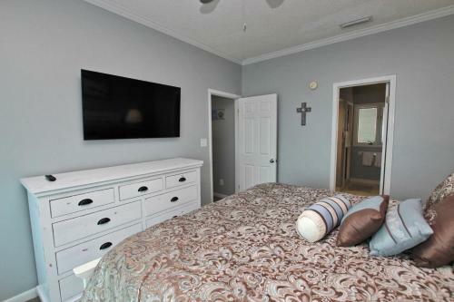 Marilyns Cottage By Youngs Suncoast