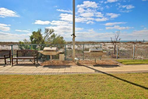 Surfside Shores By Youngs Suncoast