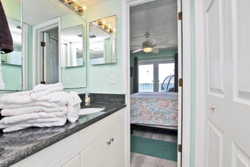 Surfside Shores By Youngs Suncoast