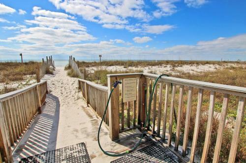 Surfside Shores By Youngs Suncoast