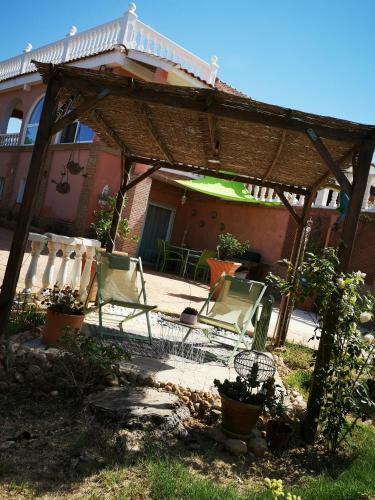 Studios - Suite Princi�re + Piscine Pr�s De Valencia