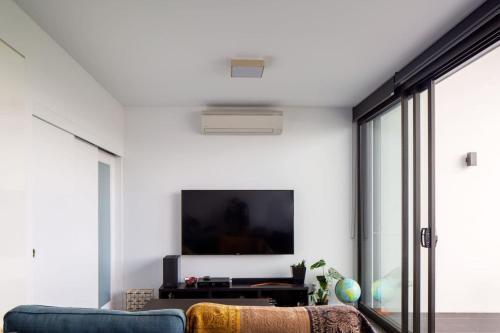Modern 2 Bedroom Apartment With Rooftop