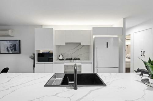 Apartamento Spacious River View 3 Bdrm Apt With 2 Car Spaces