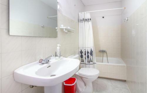 Nice Home In Moratalla With Wifi And 5 Bedrooms