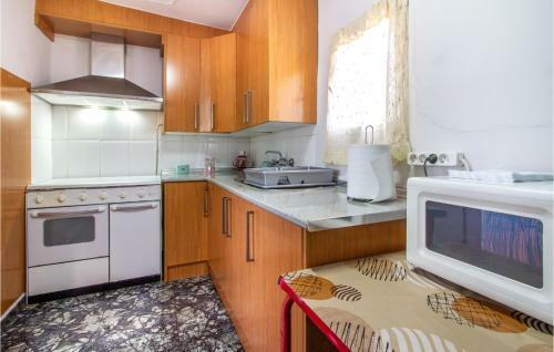 Nice Home In Moratalla With Wifi And 5 Bedrooms