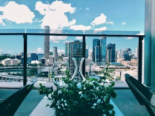 Brisbane One 3 Beds Apartments