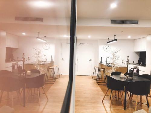 Brisbane One 3 Beds Apartments