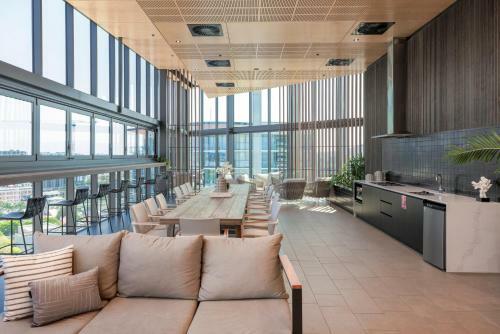 Brisbane One 3 Beds Apartments
