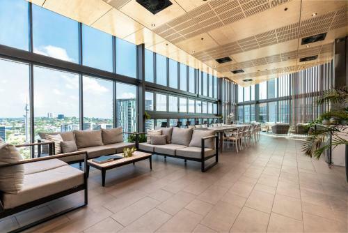 Brisbane One 3 Beds Apartments