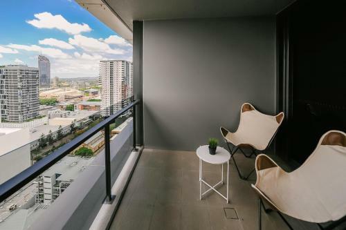 Brisbane One 3 Beds Apartments