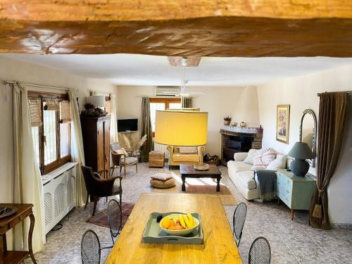 Charming Rural House And Pool 7 Min From The Beach