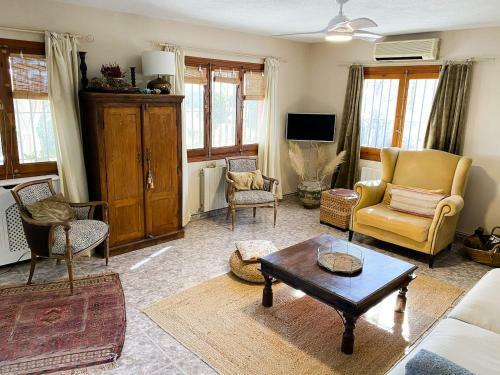 Charming Rural House And Pool 7 Min From The Beach