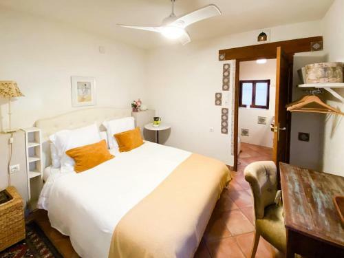 Charming Rural House And Pool 7 Min From The Beach