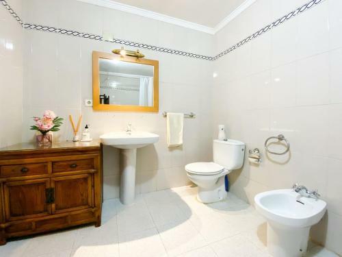 Charming Rural House And Pool 7 Min From The Beach