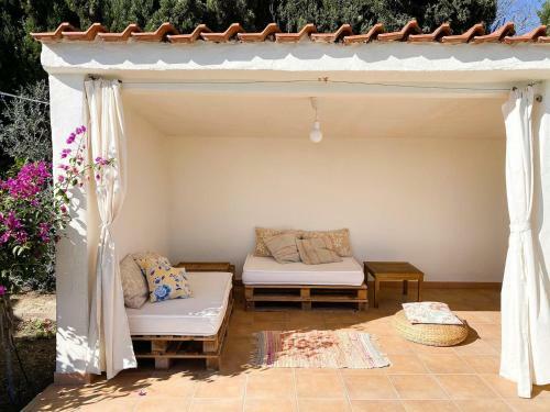 Charming Rural House And Pool 7 Min From The Beach