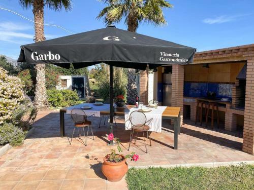 Charming Rural House And Pool 7 Min From The Beach
